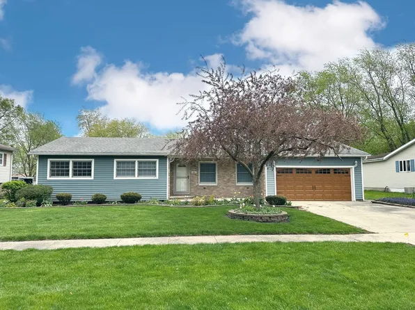 526 N Vernon St, Herscher, IL 60941