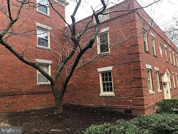 3rd image of 1313 E Abingdon Dr APT 1