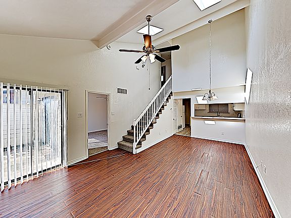 4th image of 2411 Overland Ln
