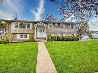 20 Deepwater Ave #20, Massapequa, NY 11758