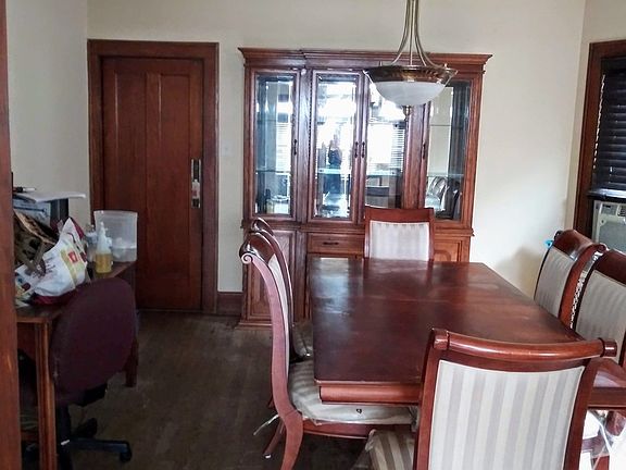 5th image of 1115 N Menard Ave