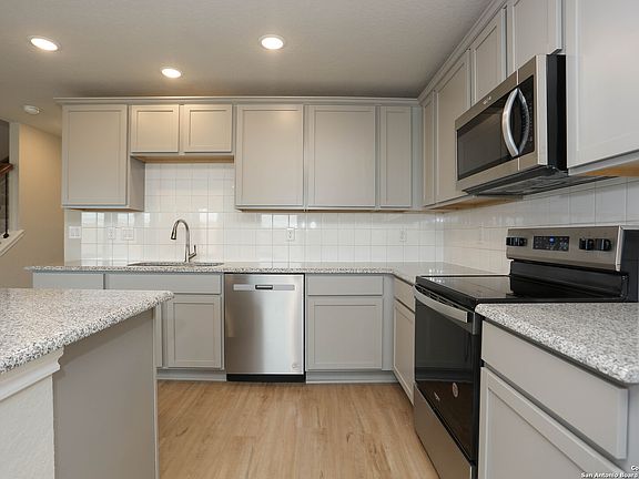 5th image of 7803 Canyon Cove