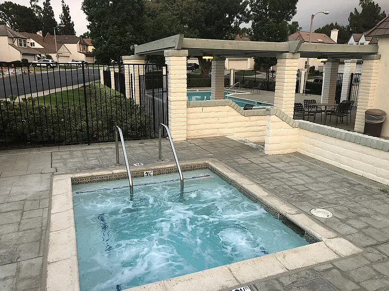 1109 Powell Dr — Photo 14