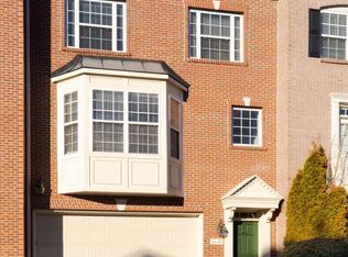 4631 Carisbrooke Ln #1, Fairfax, VA 22030