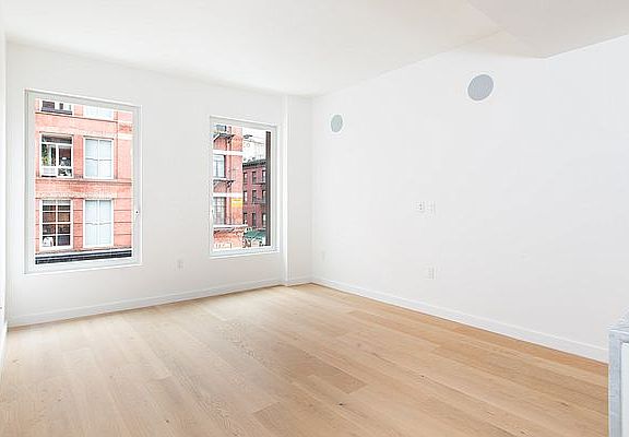 5th image of 185 Grand St APT 3A