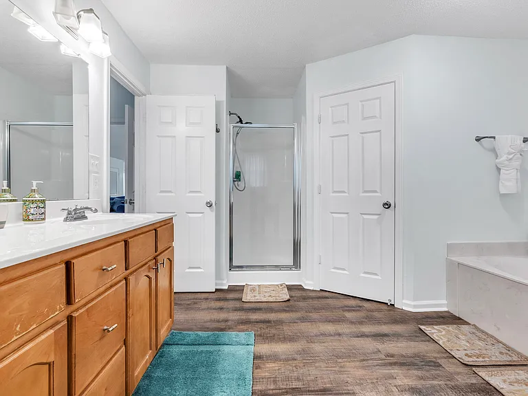 8301 Manhatten Dr — Photo 22