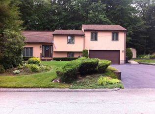 114 Mohawk Trl, Cranston, RI 02921