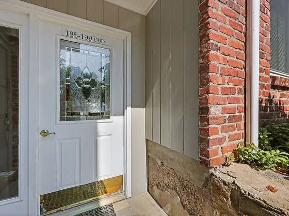 195 Southport Woods Dr, Southport, CT 06890