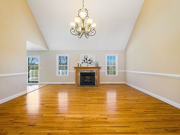 5th image of 49 Bowmans Run Dr