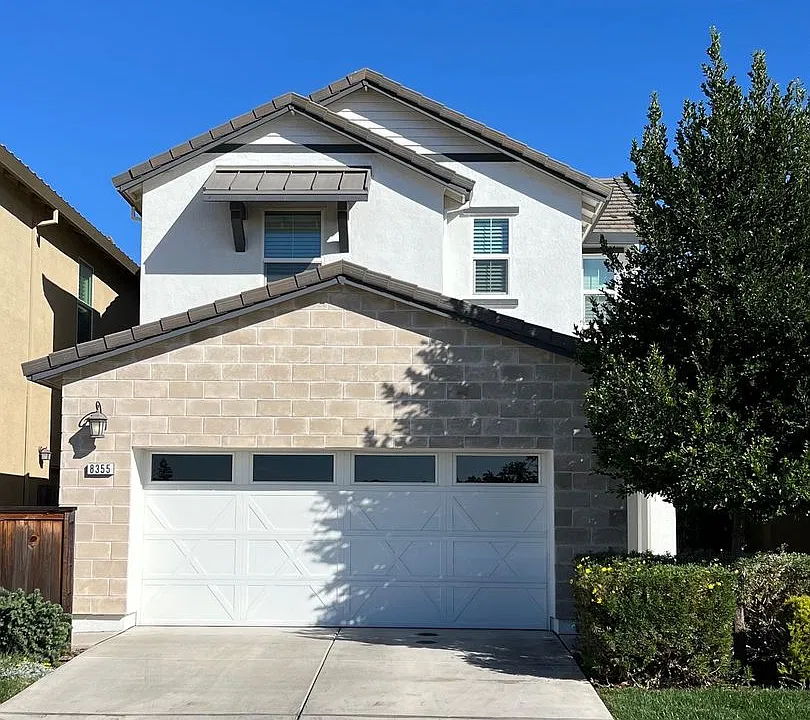 8355 Frontera Dr