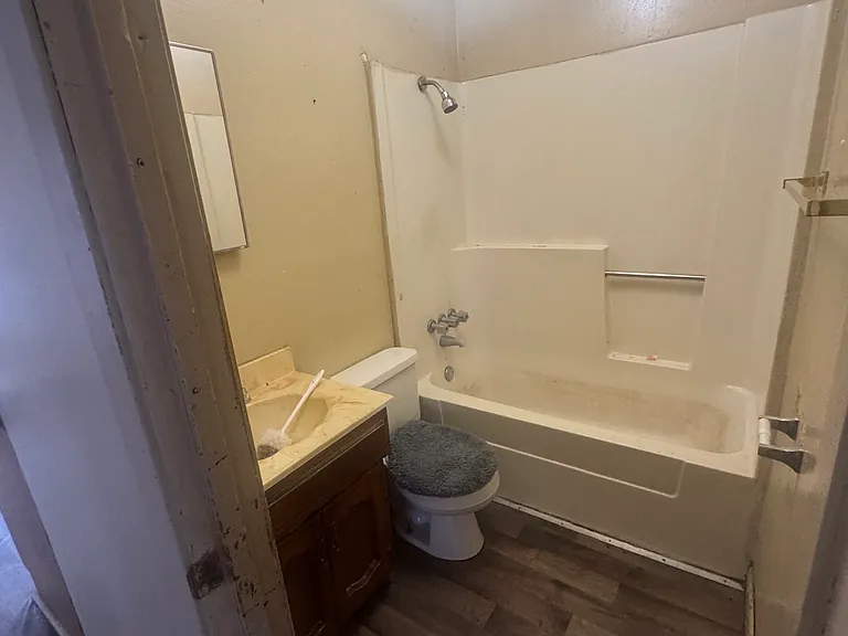 3840 Murvon St — Photo 2