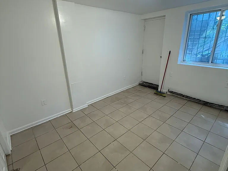 1313 Clay Ave #1 — Photo 4