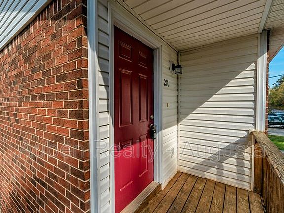 4th image of 1546 Hamilton Dr APT 201