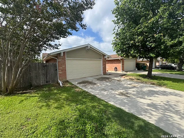 3 bed, 2.0 bath, 1239 sqft, $1,350 — Photo 2