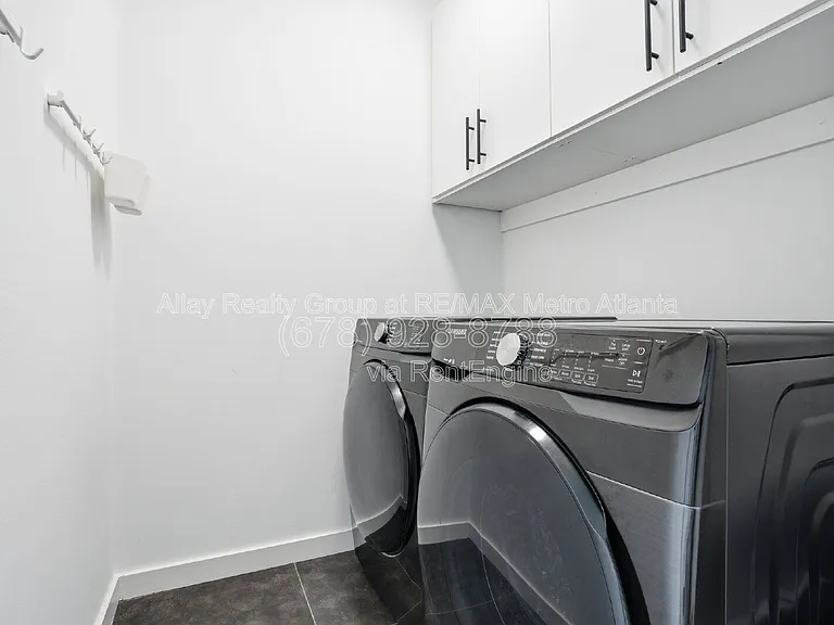 1463 La France St NE #8 — Photo 27