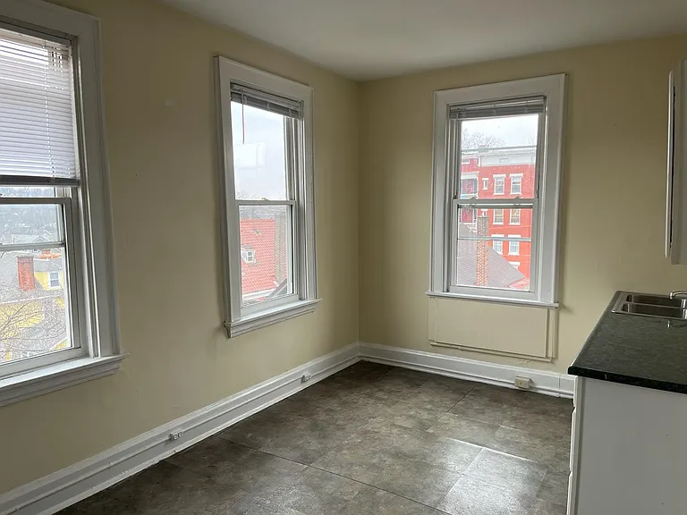 339 Ludlow Ave #10 — Photo 6