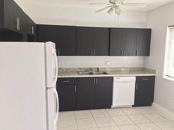 2nd image of 1750 NE 171st St