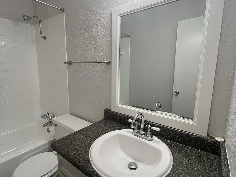 Le Montreaux Apartments — Photo 136