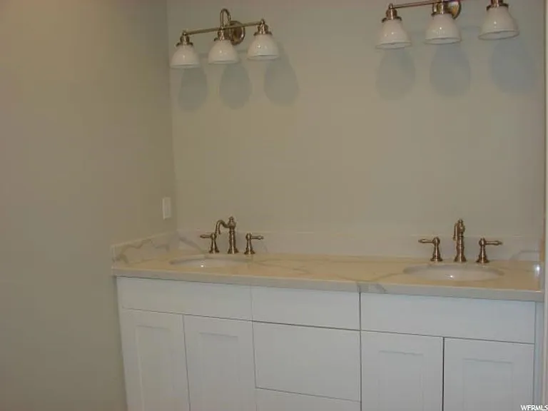 1992 E Hedgewood Ct — Photo 13