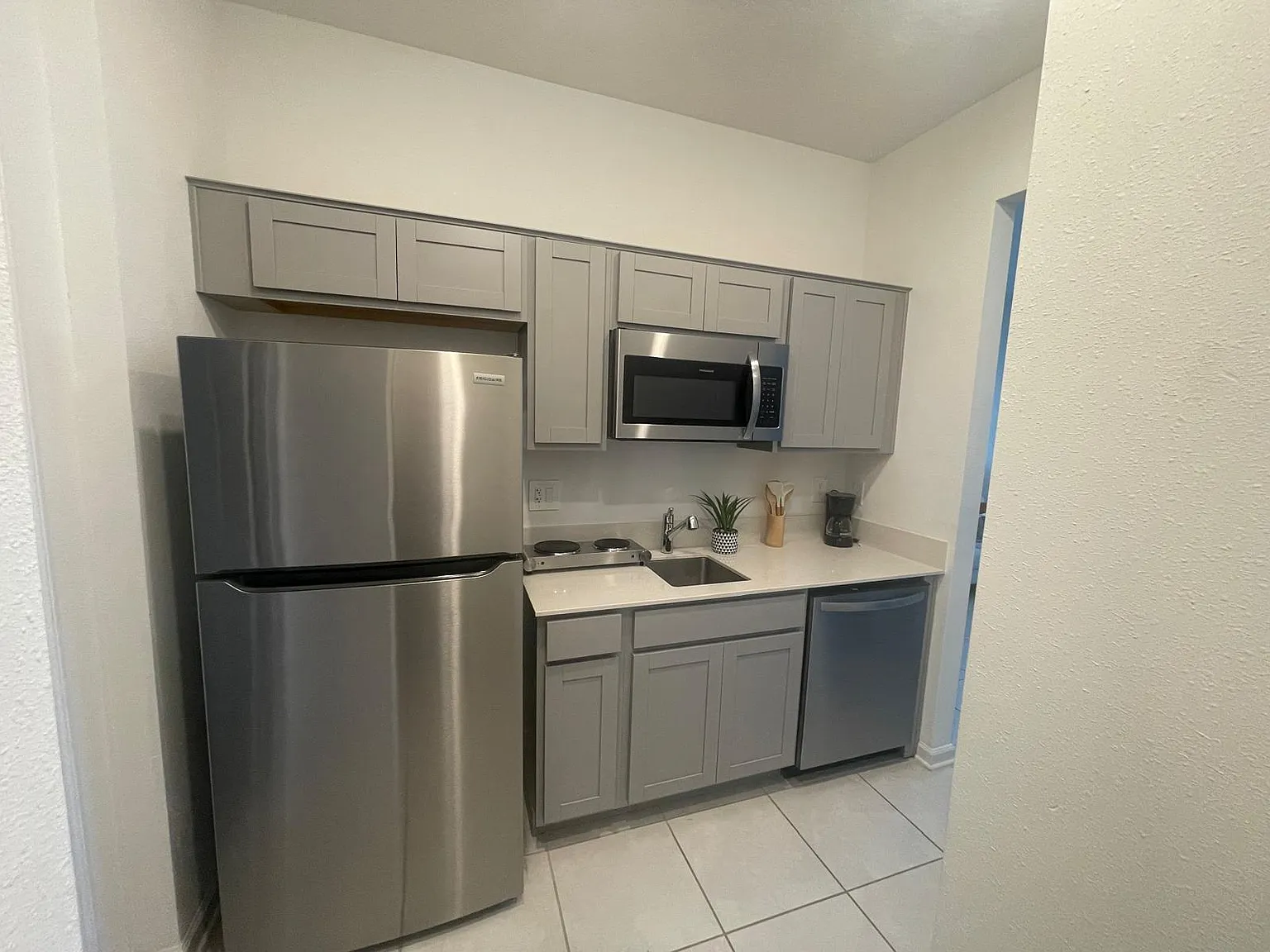 1 bed, 700 sqft, $1,450 — Photo 4