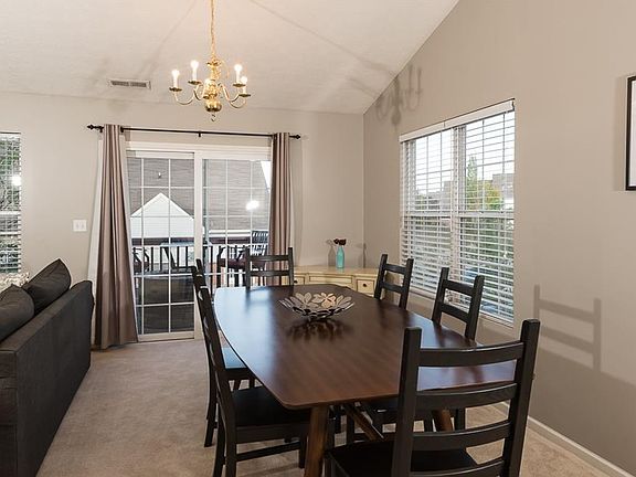5th image of 460 Filmore Dr