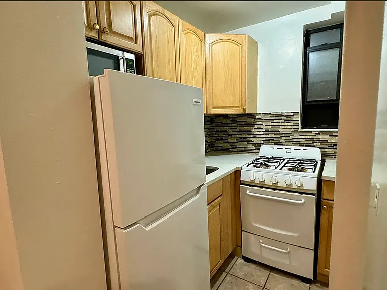 115 Essex St #4C — Photo 3