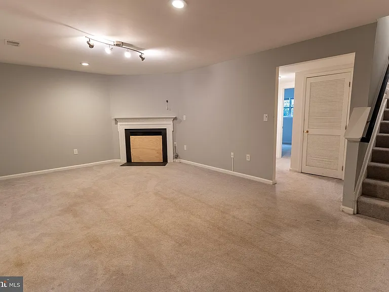 2403 Baikal Loop — Photo 17