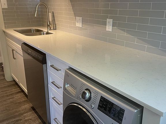 5th image of 203 N Quince St