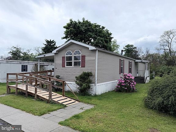 3rd image of 17 Coral Dr