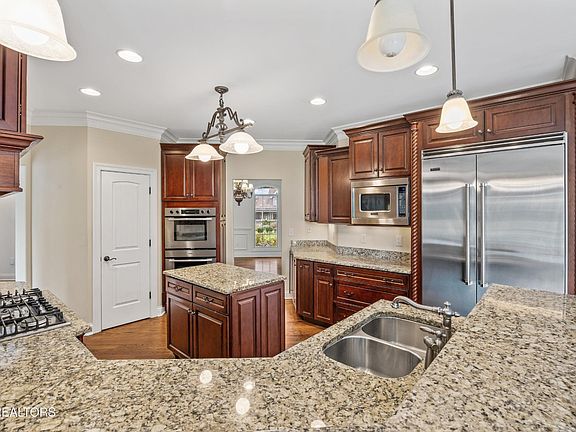 4th image of 1023 Gettysvue Dr
