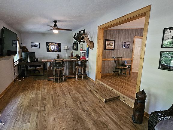 4th image of 126 JANET Avenue