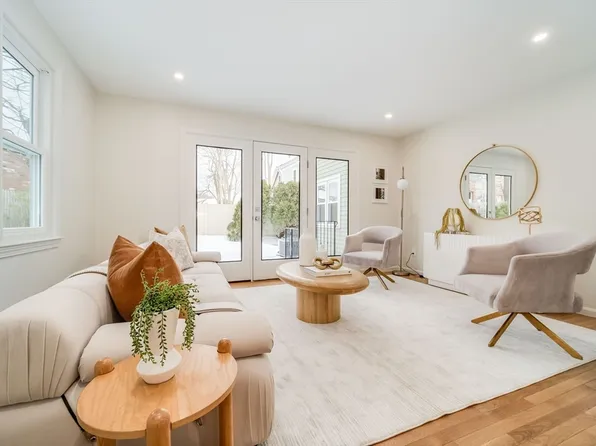 65 Jefferson St #6A, Newton, MA 02458