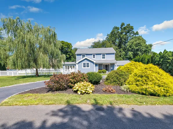 26 Bonheur Road, Trumbull, CT 06611