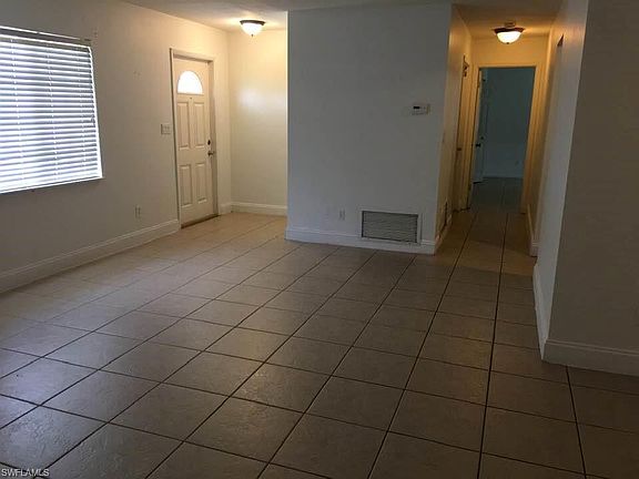 4th image of 803 Gardenside Ct