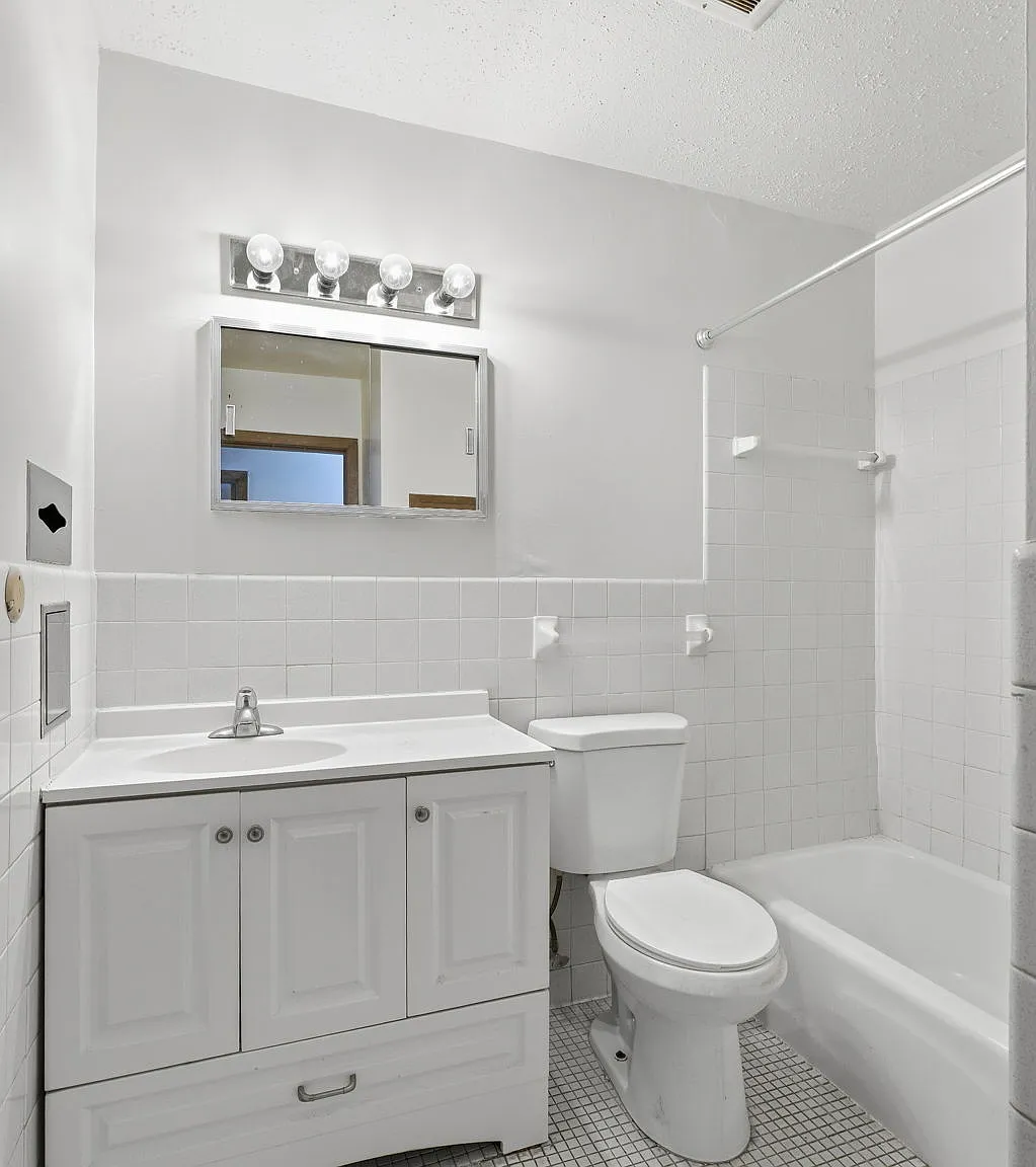 Buron Lane Apartments — Photo 4