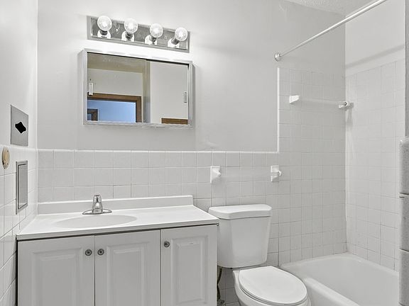 3rd image of 230 Buron Ln