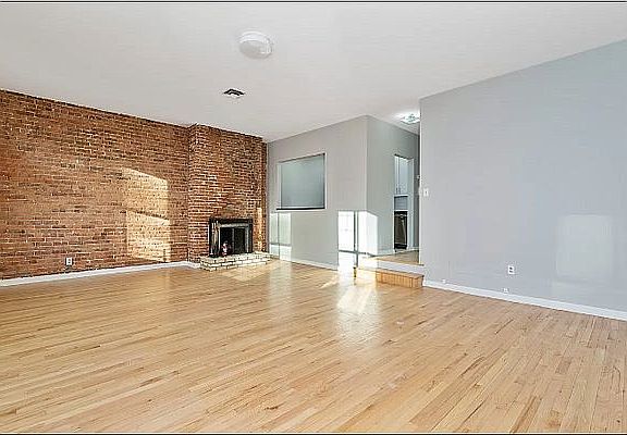 2nd image of 202 9th Ave APT 4