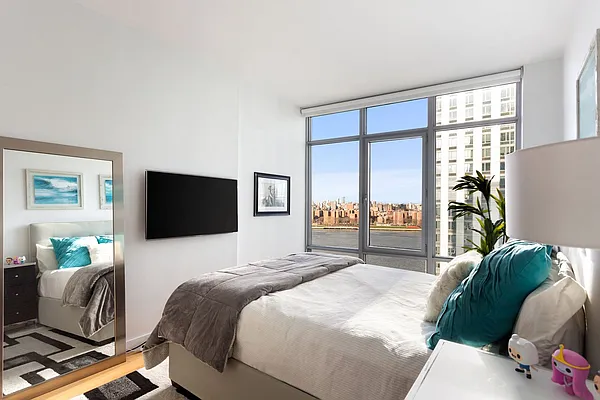 Sold by Corcoran | media 4