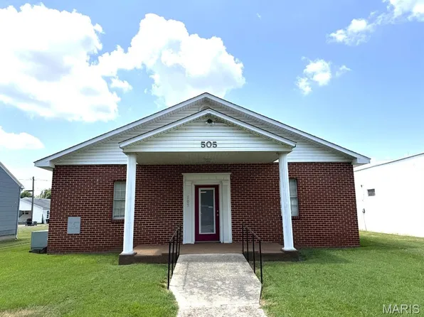 505 N Catalpa St, Dexter, MO 63841