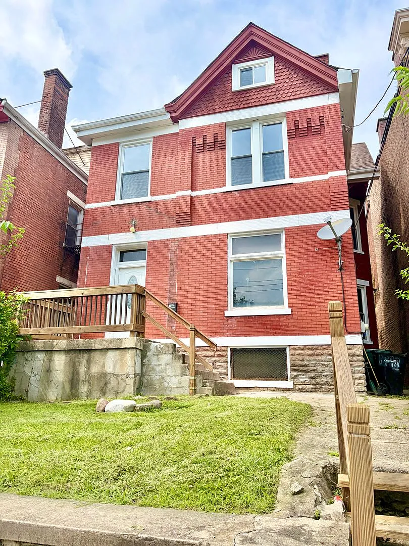 4 bed 2 bath House Fairmount! Available Now! — Photo 1
