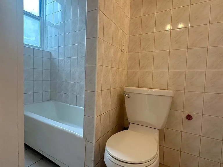 139 Engert Ave #2 — Photo 8