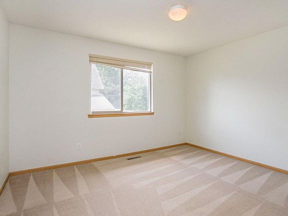 4th image of 229 Washington Ave Unit 2
