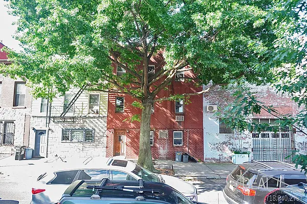 Sold by Ideal Properties Group | media 1