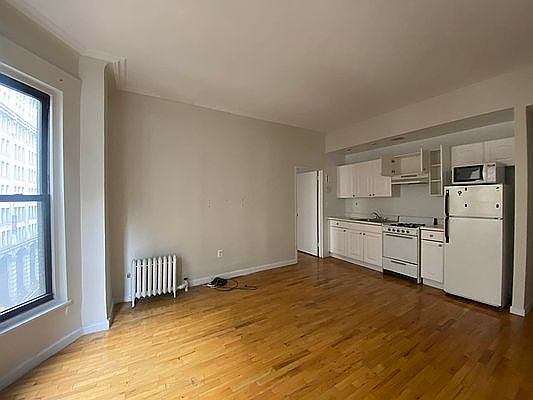 2nd image of 11 E 32nd St APT 7B