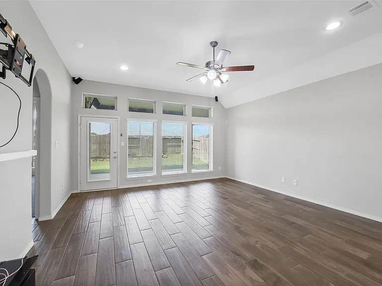 24247 Via Vitani Dr — Photo 20