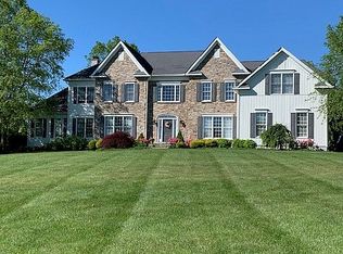 5 Hibbs Ln, New Hope, PA 18938