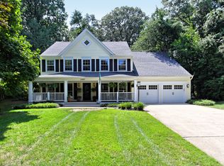 11907 Fawn Ridge Ln, Reston, VA 20194