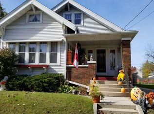 1318 S 16th St, Manitowoc, WI 54220