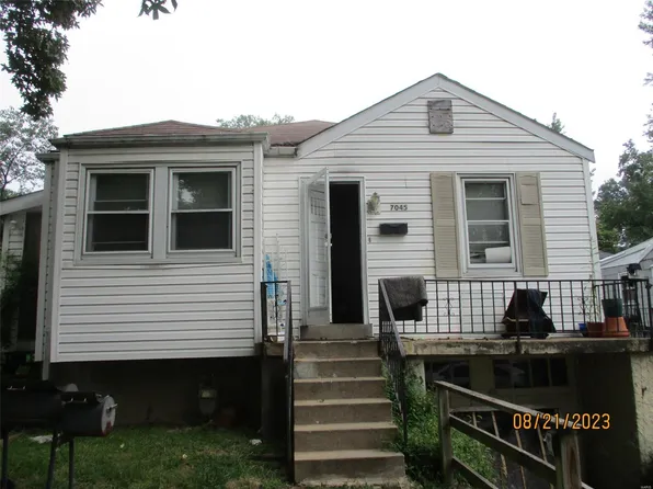 7045 Greenhaven Dr, Saint Louis, MO 63136