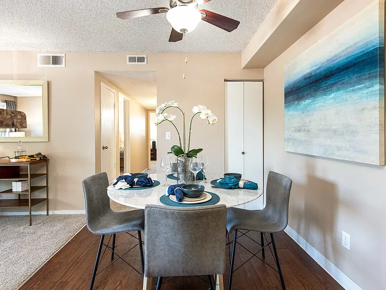 Cambrian Apartments — Photo 7